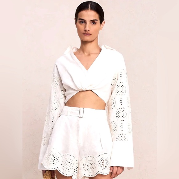 A.L.C. Tops - A.L.C. Sexy Ivory linen Mason front twist top w/eyelet sleeves. Size runs small!